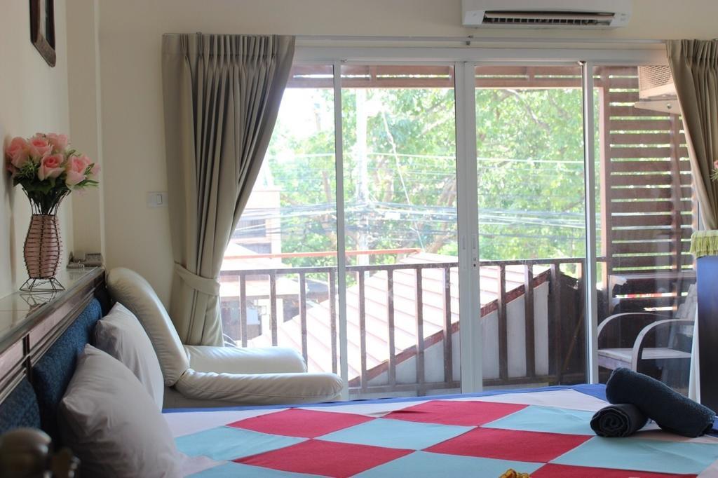 Dacha Beach Aparthotel Патая Екстериор снимка