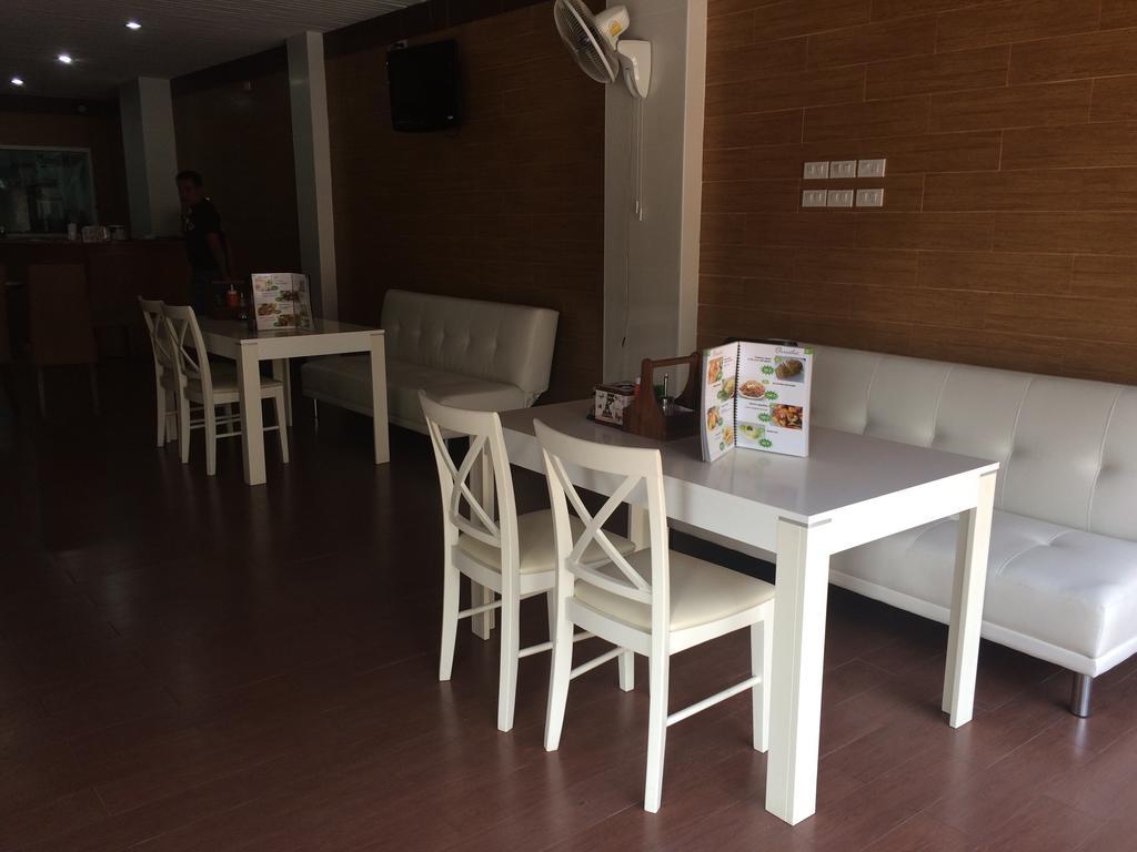 Dacha Beach Aparthotel Патая Екстериор снимка
